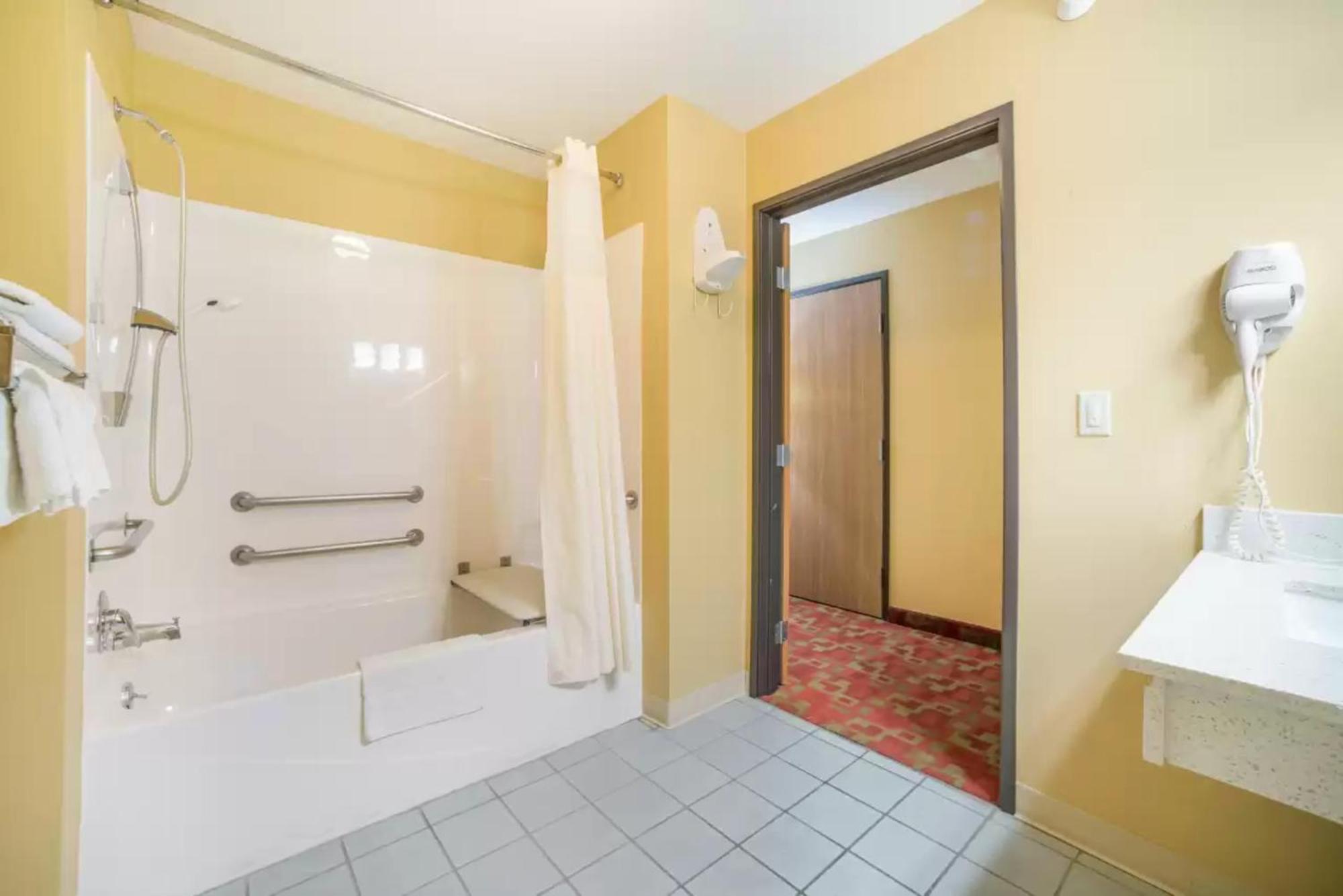 Quality Inn O'Fallon Il - St Louis Exteriör bild
